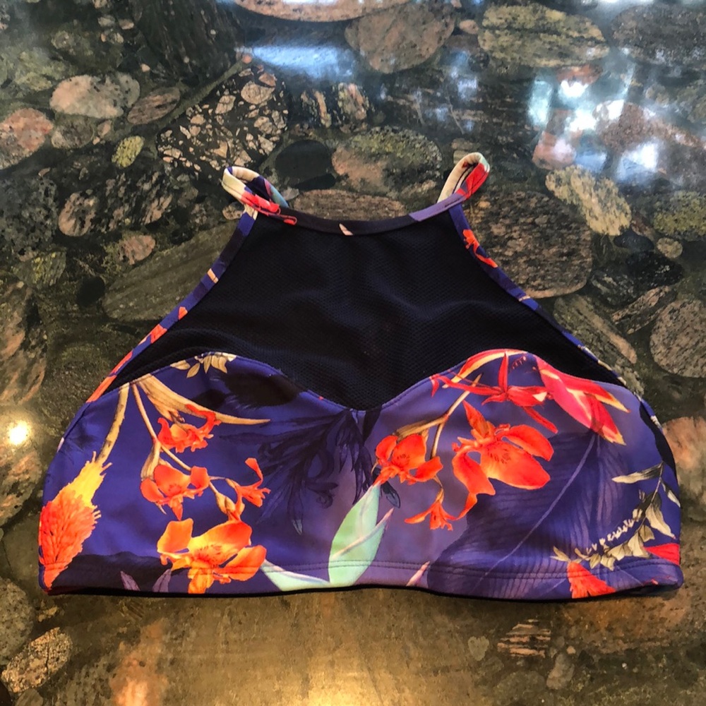 Athleta bikini top.